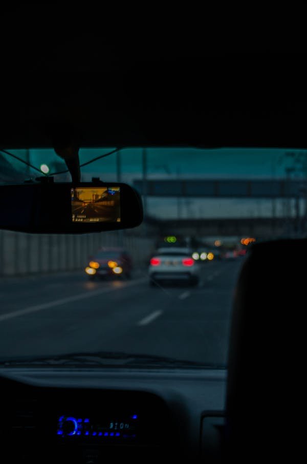 Pourquoi opter pour une dashcam avec vision nocturne ?